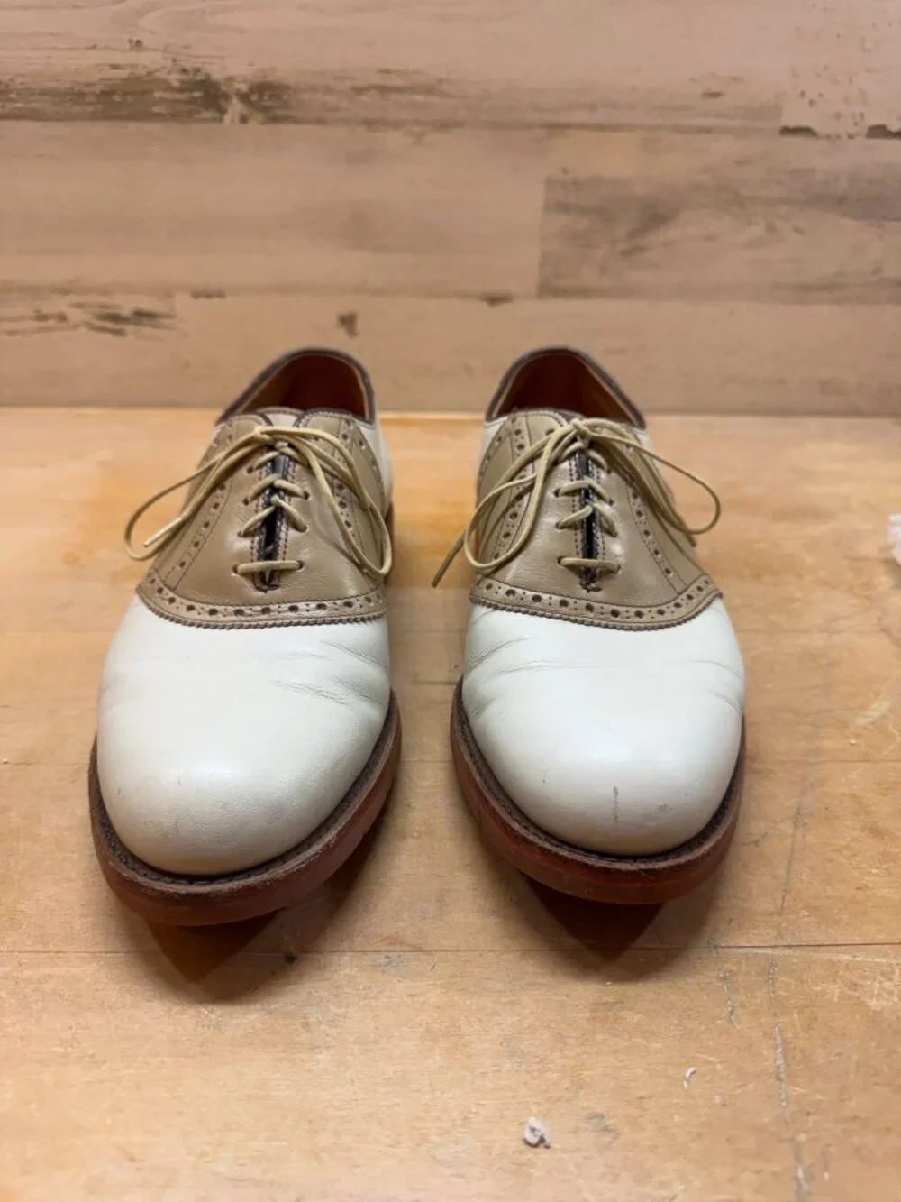 Classics by Foot Joy Saddle Oxford Two Tone Lace Up Shoes Mens Size 8 Ivory Tan
